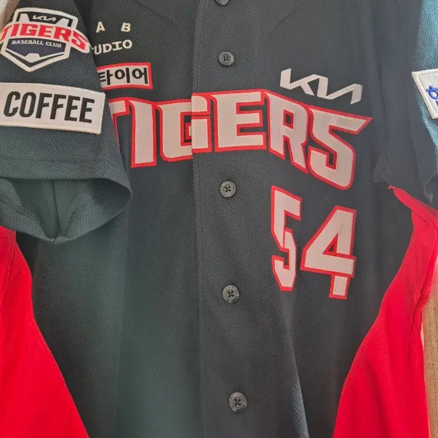 [BUNJANG] Kia Tigers 2024 Authentic Away Baseball Jersey M (95) Yang Hyeon-jong / 기아타이거즈 24년 어센틱 원정 유니폼 M(95)
