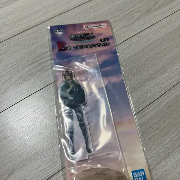 [BUNJANG] Attack on Titan Acrylic Standee (Sealed) / 진격의 거인 아크릴 미개봉