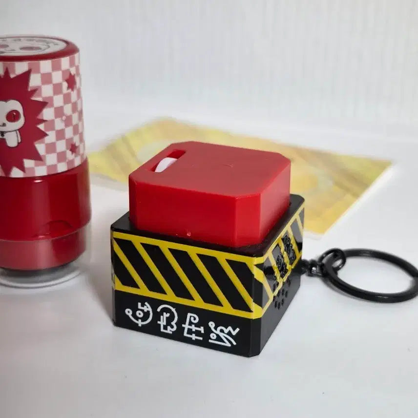 [BUNJANG] Ghost Story Office Goods We Help Keyring / 괴담출근 공식굿즈) 우리가 도움 키링
