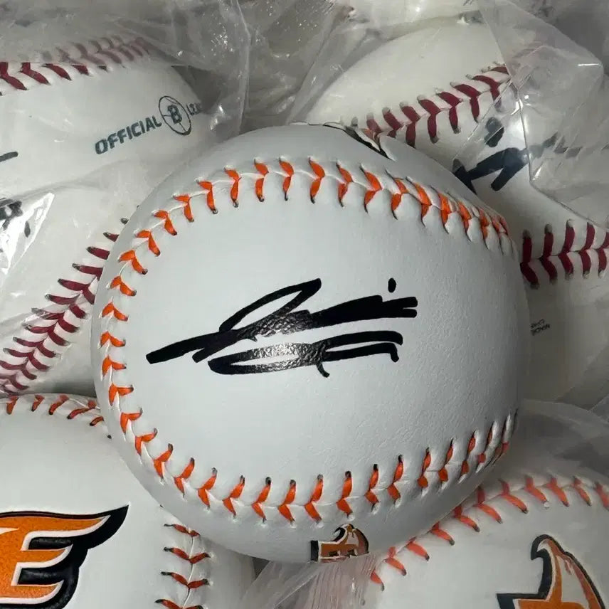 [BUNJANG] Hanwha Eagles Ryu Hyun-jin Signed Baseball / 한화이글스 류현진 친필 싸인볼