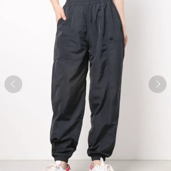 [BUNJANG] Adidas Woven Anorak Jogger Pants (Women's) / 새거급) 아다다스 우븐 아노락 조거팬츠 ( 여성용 )