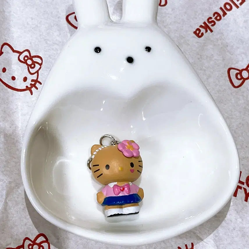 [BUNJANG] Tanning School Uniform Kitty Figure Keyring / 태닝 교복 키티 피규어 키링