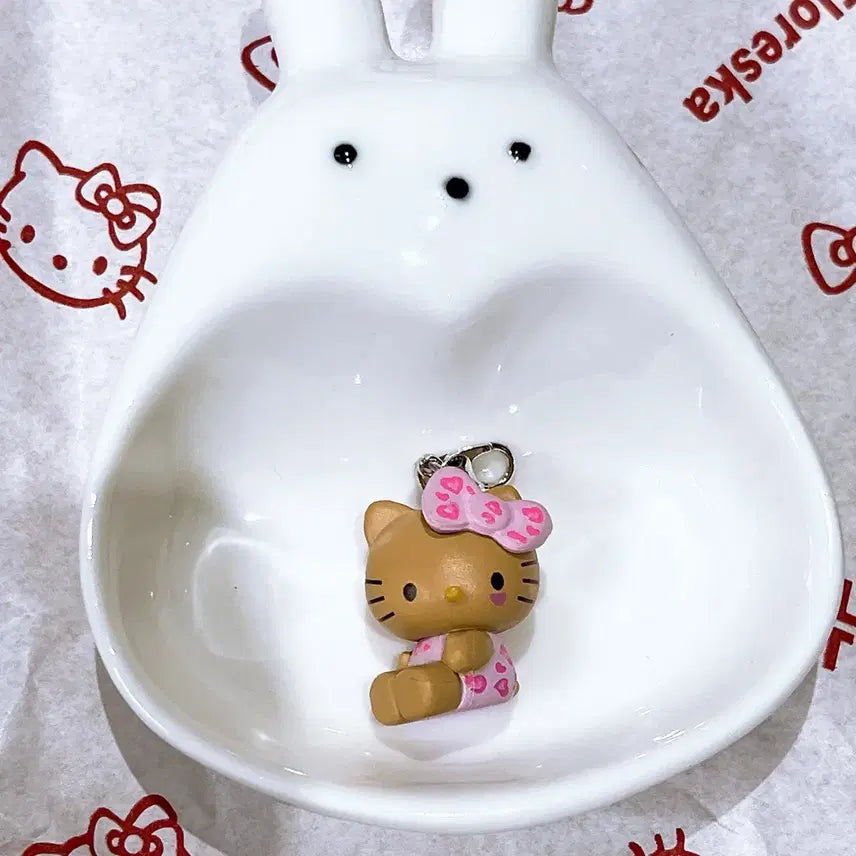 [BUNJANG] Pink Tanning Kitty Figure Keychain / 핑크 태닝 키티 피규어 키링
