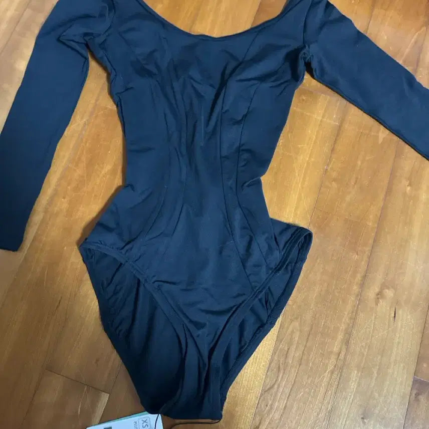 [BUNJANG] Loosfly Entrance Long Sleeve Leotard XS Black / 루스플라이 입시 긴팔 레오타드