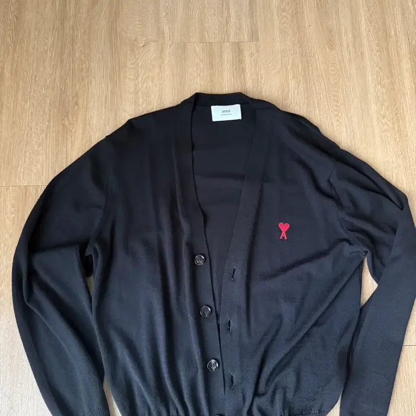 [BUNJANG] AMI Small Heart Cardigan Black / 아미 스몰 하트 가디건