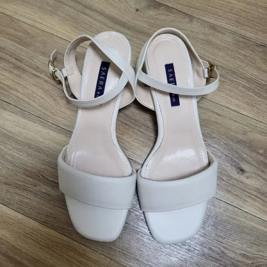 [BUNJANG] Sera Women's Sandals Ivory Size 240 / 세라 여성 샌들 240