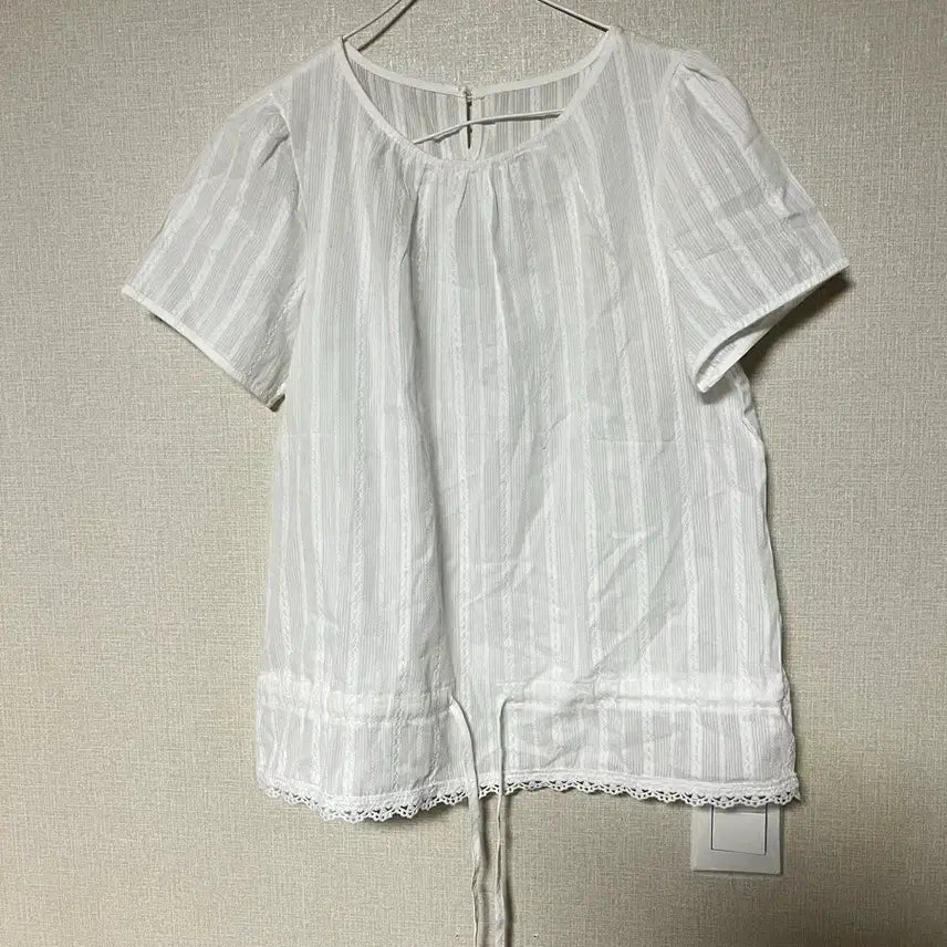 [BUNJANG] White Short Sleeve Blouse / 화이트 반팔 블라우스 새상품