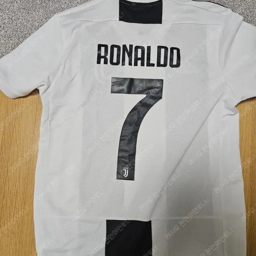 [BUNJANG] Juventus Cristiano Ronaldo 2018-2019 Home Jersey - Size L (Domestic) / 1819 유벤투스 호날두 마킹 국내L