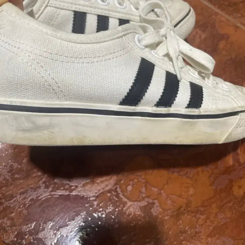 [BUNJANG] Adidas White Sneakers / 아디다스 흰색 스니커즈