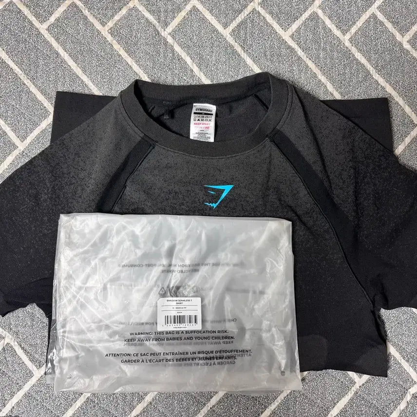 [BUNJANG] Gymshark Shadow Seamless Blue Logo T-Shirt / M) 짐샤크 쉐도우 심리스 블루로고 반팔