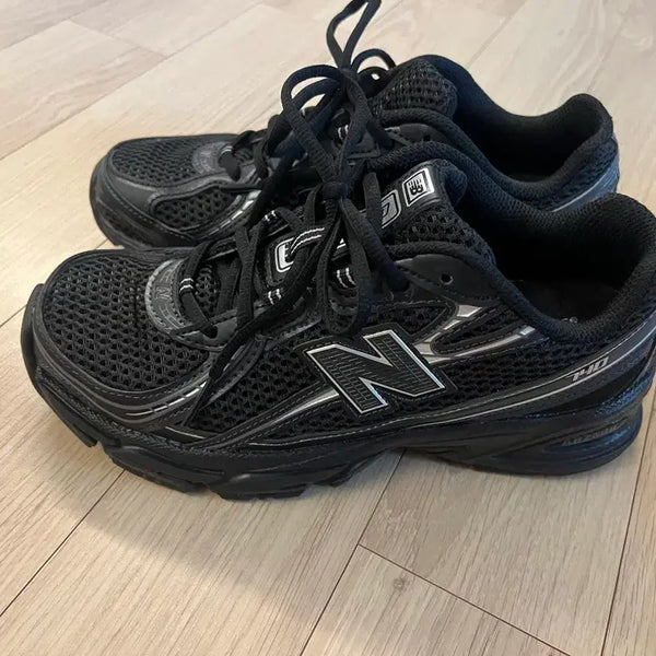 [BUNJANG] New Balance 740 Black Sneakers / 뉴발란스 740 블랙 운동화 230