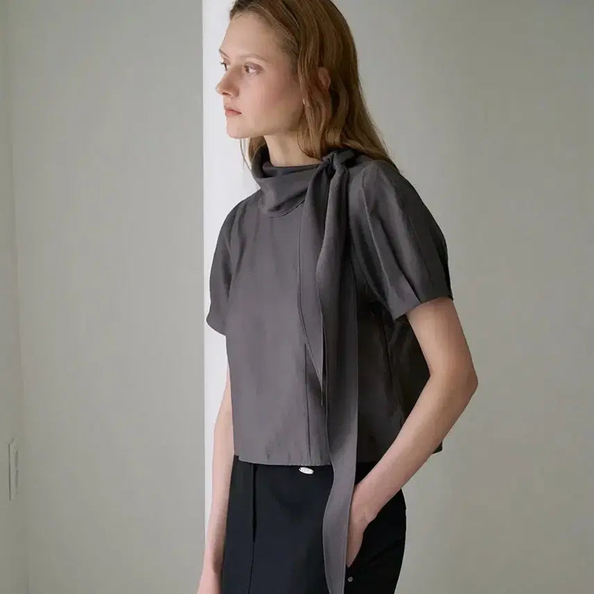 [BUNJANG] De hebe Cowl Neck Tie Blouse / 드헤베 카울넥 타이 블라우스 (새상품)