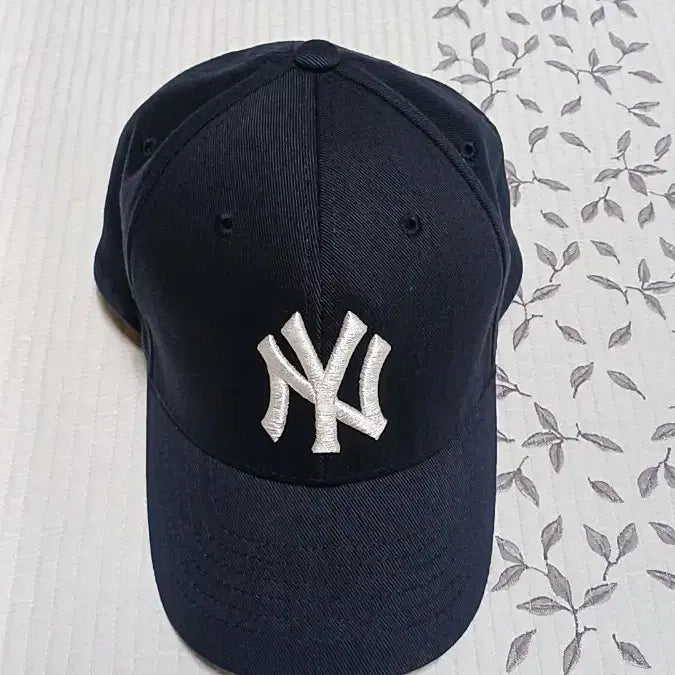 [BUNJANG] MLB New York Yankees Baseball Cap / MLB 뉴욕 야구모자 Free
