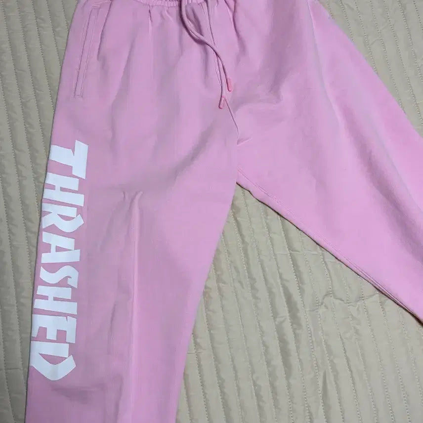 [BUNJANG] Thrasher Pink Jogger Pants / 트래셔 핑크 조거 팬츠