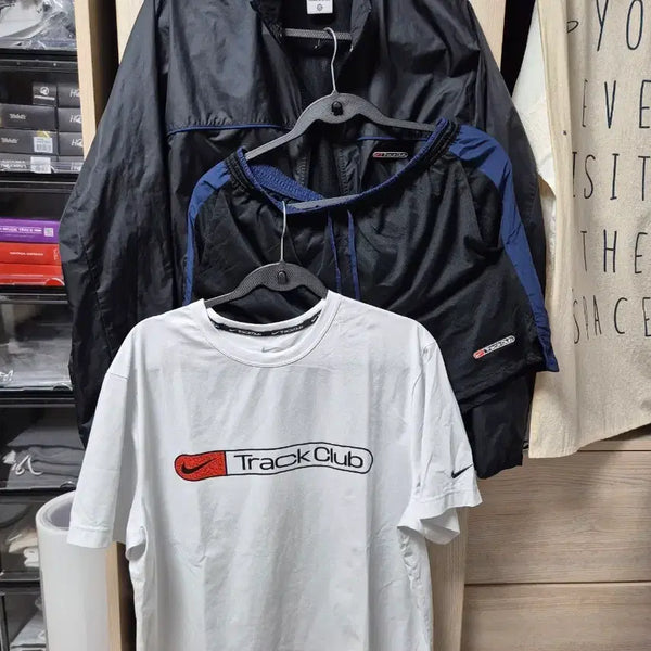 [BUNJANG] Nike Track Club Short Sleeve Zip-Up & Shorts Set (XL T-Shirt, L Shorts) / (XL) 나이키 트랙 쇼츠 반팔 집업 세트