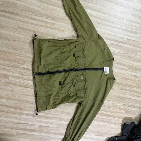 [BUNJANG] Tommy Hilfiger Olive Windbreaker / 타미힐피거 올리브색  바람막이