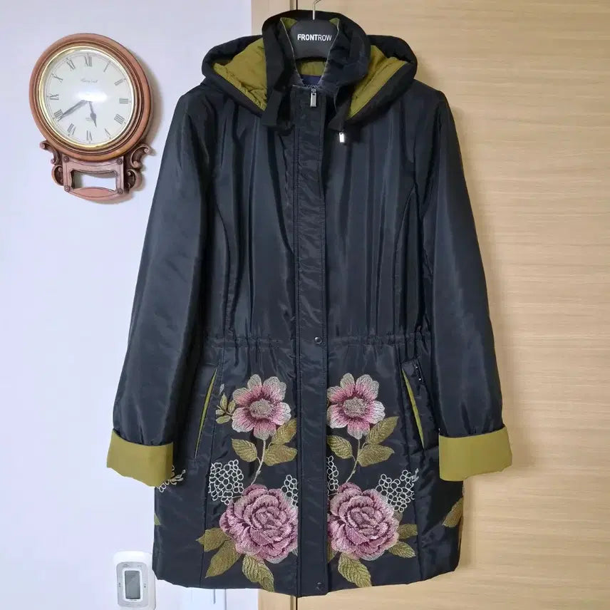 [BUNJANG] YonSunYoung Fashion Flower Embroidered Hooded Padded Jumper / 윤순영패션 플라워 자수 후드 패딩 점퍼