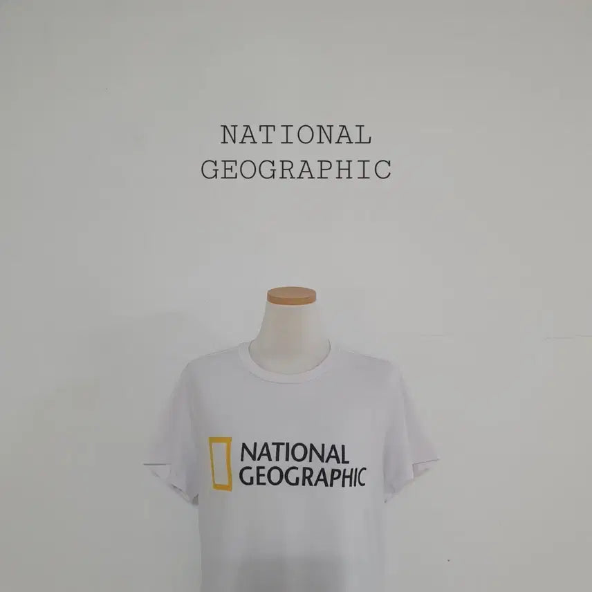 [BUNJANG] National Geographic Big Logo White Short Sleeve T-Shirt / 세일)No.26070612 내셔널 지오그래픽 빅로고 화이트 반팔티