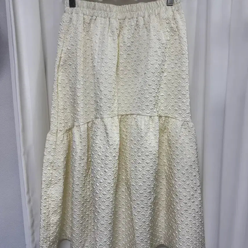 [BUNJANG] Embossed Lovely Long Skirt - Ivory / [새상품] 엠보 러블리 롱 스커트 아이보리