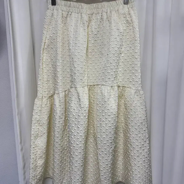 [BUNJANG] Embossed Lovely Long Skirt - Ivory / [새상품] 엠보 러블리 롱 스커트 아이보리