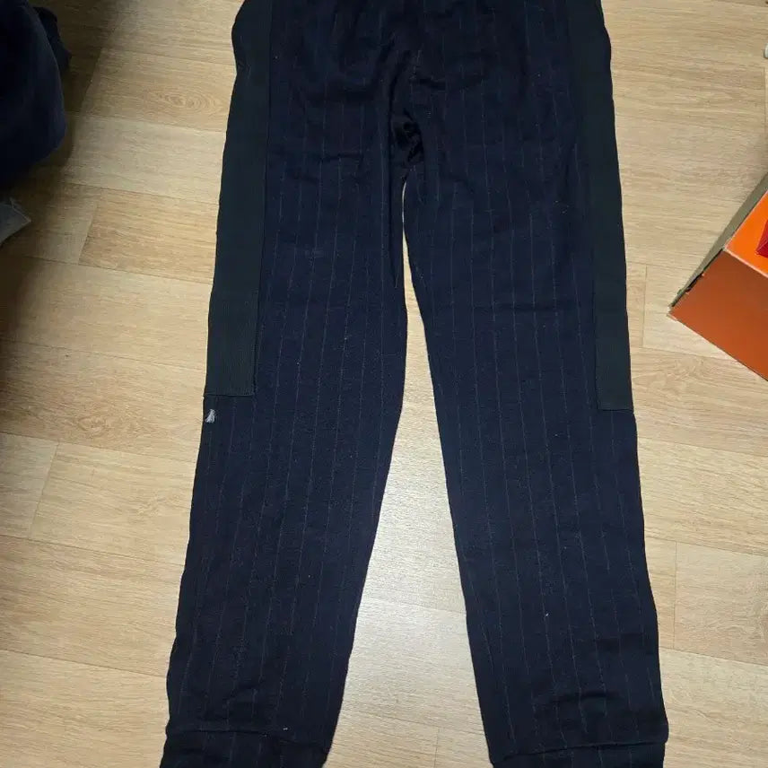[BUNJANG] Dries Van Noten Stripe Jogger Pants Navy Large / 드리스 반 노튼 스트라이프 조거 팬츠 네이비 라지