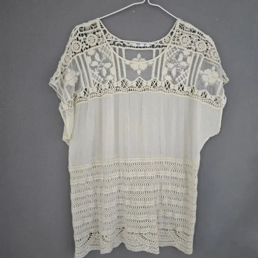 [BUNJANG] MNG Casual Ivory Lace Blouse / 아이보리 레이스 블라우스