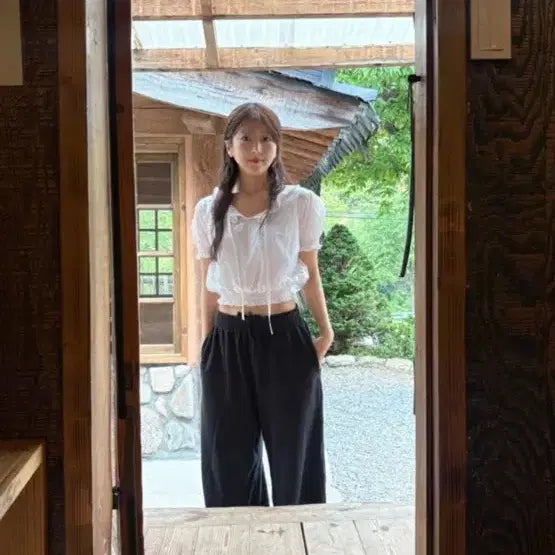 [BUNJANG] Morrro Market Ruffle Blouse Butter / 모로마켓 프릴 블라우스 새상품