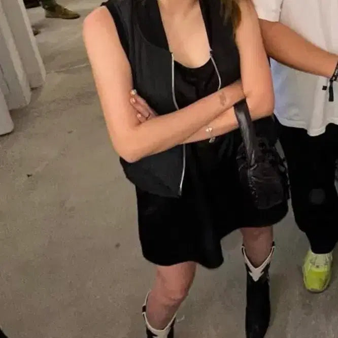 [BUNJANG] The Museum Visitor Vest / 더뮤지엄비지터 베스트