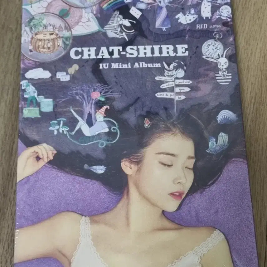 [BUNJANG] IU Chat-shire Sealed / 아이유 IU 챗셔 미개봉