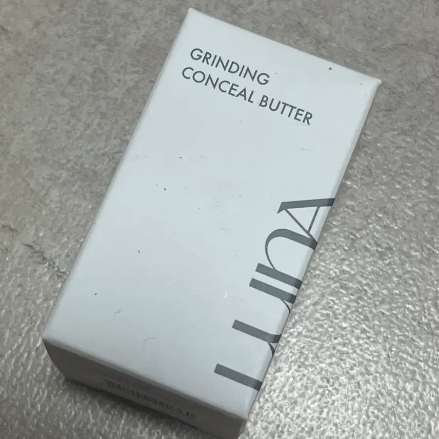 [BUNJANG] Luna Grinding Concealer 3 Porcelain (with Puff) / (퍼프증정) 루나 그라인딩 컨실버터 3호 포슬린