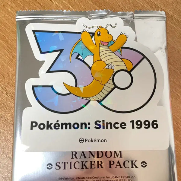 [BUNJANG] Pokemon 30th Anniversary Dragonite Logo Sticker / 포켓몬스터 성수 팝업 망나뇽 30주년 로고스티커
