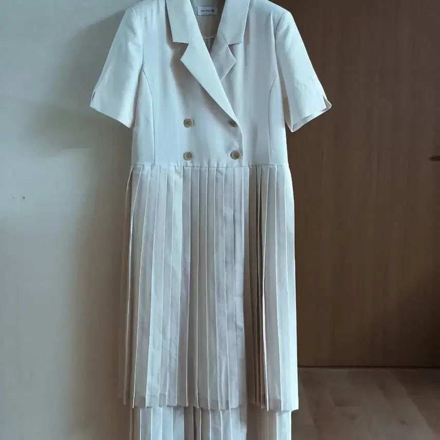 [BUNJANG] Hershe Beige Pleated Long Dress - Size M / 새상품)Hershe 베이지 플리츠 원피스M