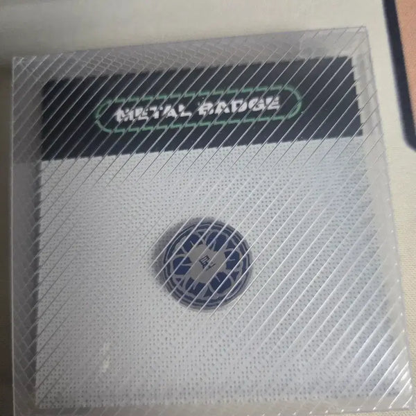 [BUNJANG] P NATION PLAVE 6th Summer Metal Badge / 플레이브 여섯번째 여름 메탈 뱃지
