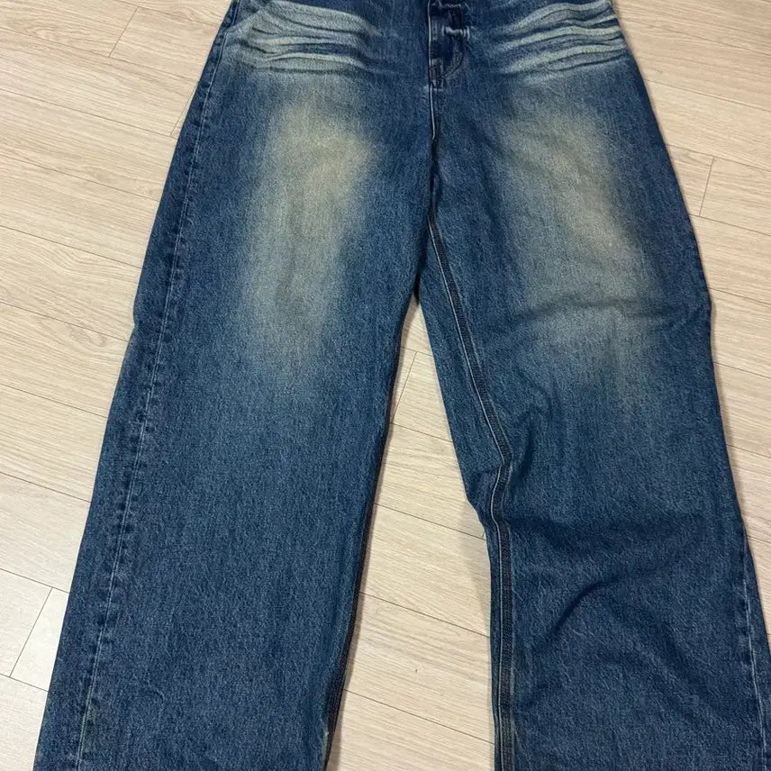 [BUNJANG] STU Embo Wide Denim Mid-Blue L Size / STU 엠보 와이드 데님 미드블루 L사이즈