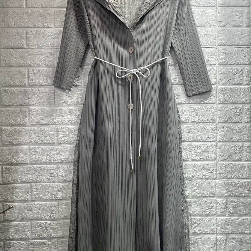 [BUNJANG] Pleats Me Lace Pleated Long Cardigan Jacket Light Gray / 플리츠미 레이스 플리츠 롱가디건 라이트그레이 타이카라 플리츠롱자켓