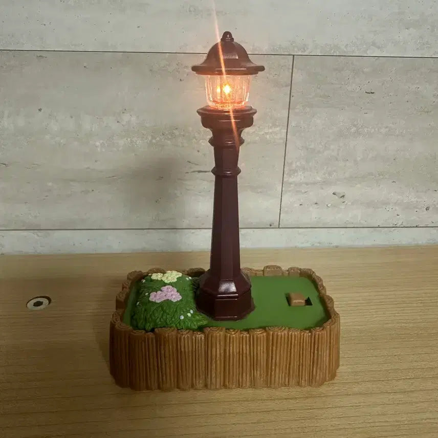[BUNJANG] Sylvanian Families Street Lamp / 실바니안 가로등