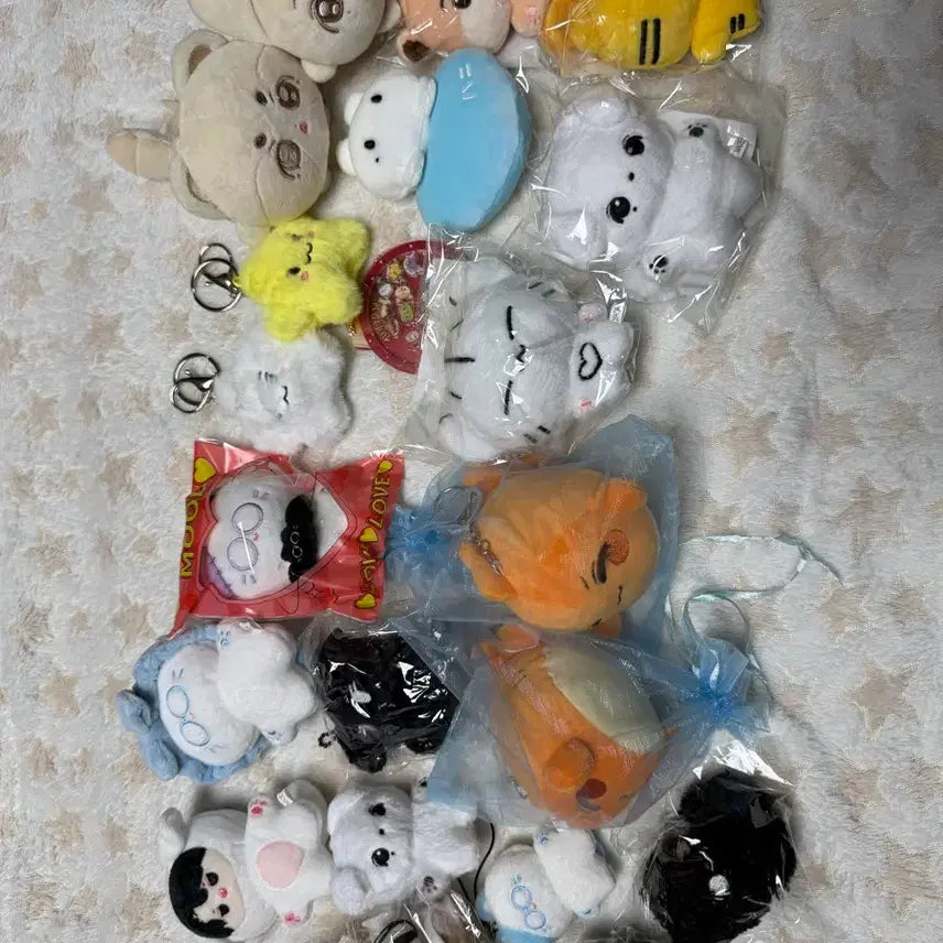 [BUNJANG] SEVENTEEN Unofficial Plush Dolls (S.Coups, Jeonghan, Hoshi, Wonwoo, Mingyu, Dino) / 세븐틴 비공 인형 양도 (승철 정한 호시 원우 민규 디노)