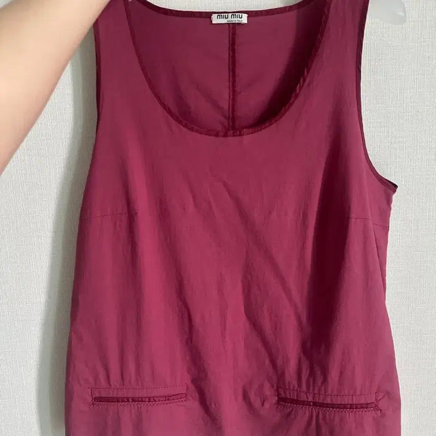 [BUNJANG] Miu Miu Sleeveless Burgundy / 미우미우 슬리브리스 버건디 포도색 자주색