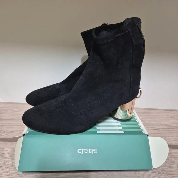 [BUNJANG] Black Suede Ankle Boots (6cm Heel) / 블랙 스웨이드 앵클 부츠 굽 6cm