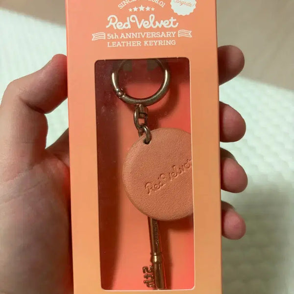 [BUNJANG] Red Velvet 5th Anniversary Leather Keyring / 레드벨벳 5주년 레더 키링 양도합니다