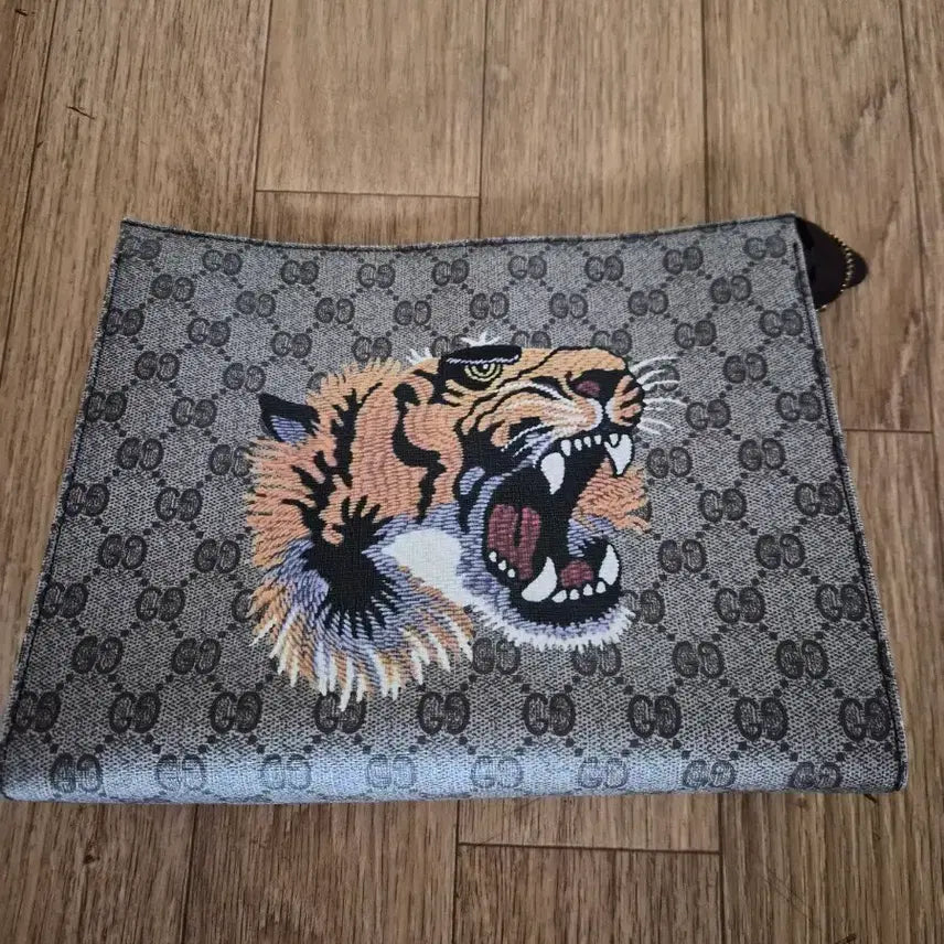 [BUNJANG] Gucci Tiger Pattern Clutch Bag / 구찌 타이거 패턴 클러치