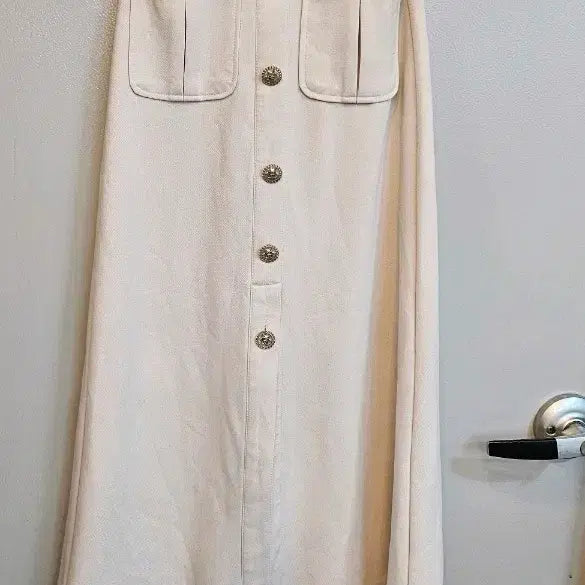 [BUNJANG] DEMAR High-Quality Skirt - Free Size, Back Elastic Band / DEMAR 고퀄스커트 프리상태아주좋아여55가입시면되요뒷밴딩이에요