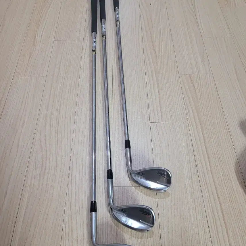 [BUNJANG] Royal Collection MT-BB Back Bounce Chrome Wedge Set (48, 52, 56 degrees) / 골프 로얄컬렉션 웨지 세트 완전 싸게 팔아요