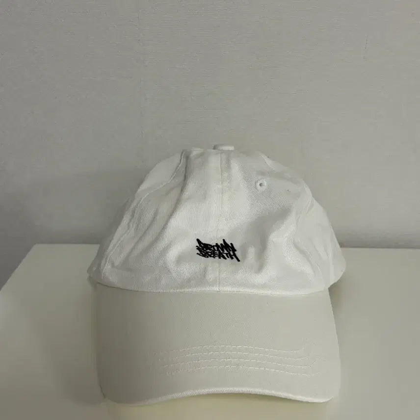 [BUNJANG] Brownbreath Logo Embroidered Ball Cap White / 브라운브레스 볼캡 화이트