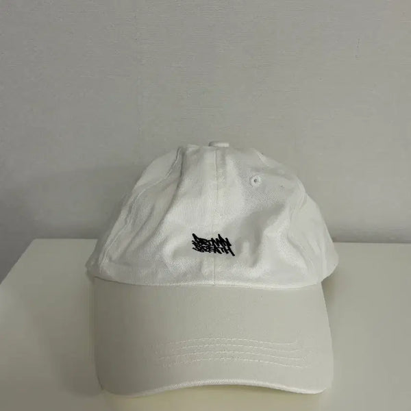 [BUNJANG] Brownbreath Logo Embroidered Ball Cap White / 브라운브레스 볼캡 화이트