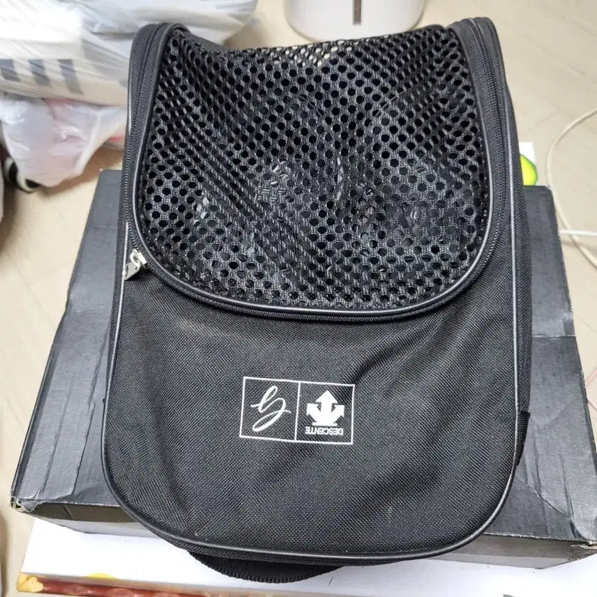 [BUNJANG] Descente Golf Shoes Black 240mm with Boa System, Includes Golf Shoe Bag / 데상트 골프화 블랙 240mm 보아 시스템 골프화가방 파우치보함 상태매우