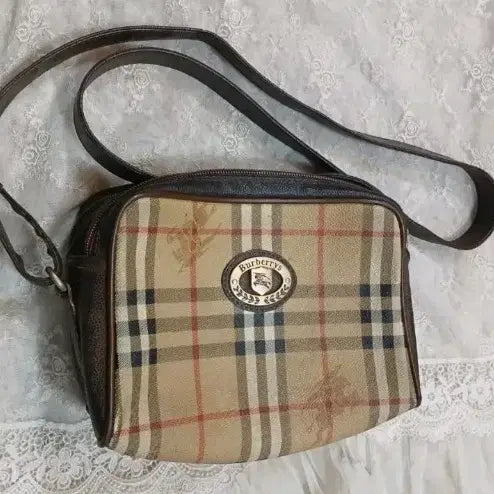 [BUNJANG] Burberry Check Shoulder Bag / 버버리 체크 숄더백
