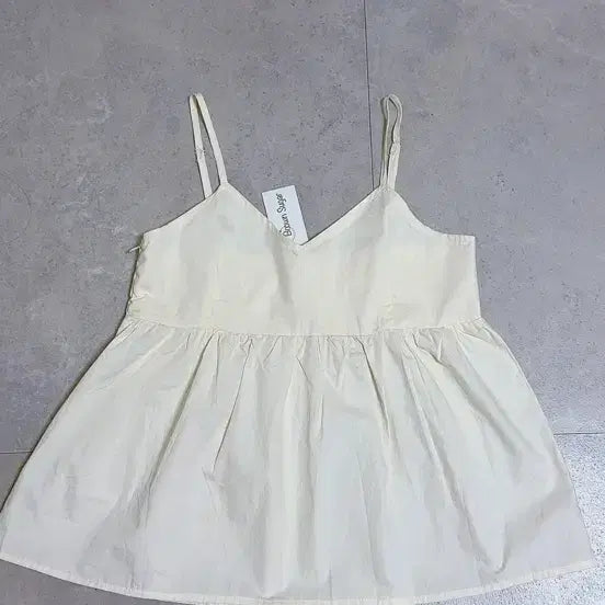 [BUNJANG] Ivory Frill Bustier Blouse / 끈나시 뷔스티에 블라우스 새상품