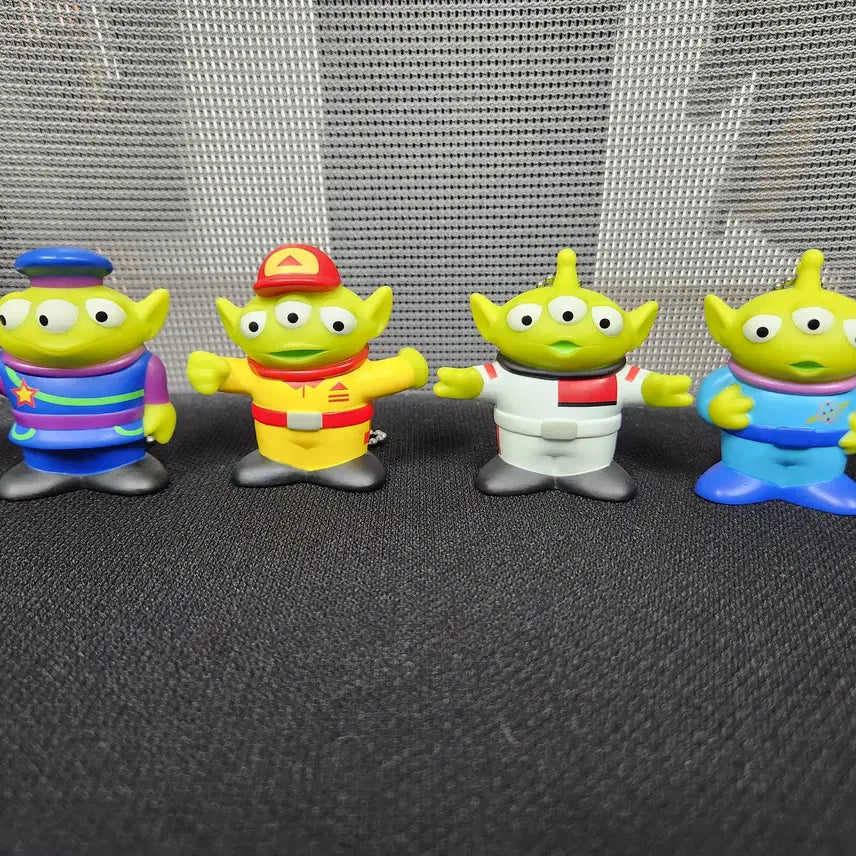 [BUNJANG] Tokyo Disneyland Alien "Toy Story" Gachapon Figure Set / 도쿄 디즈니랜드 알린 가챠 (4개)