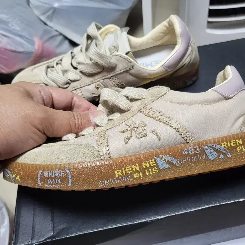 [BUNJANG] Premiata Beige Suede Sneakers Size 36 / 프리미아타 스니커즈 36 베이지 상태매우좋음 프리미아타 스니커즈 36